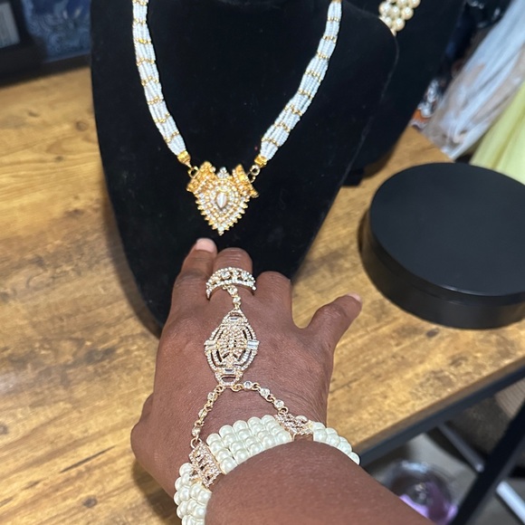 Unique Vintage Gold and Pearl Hand Chain Bracelet - Picture 2 of 5